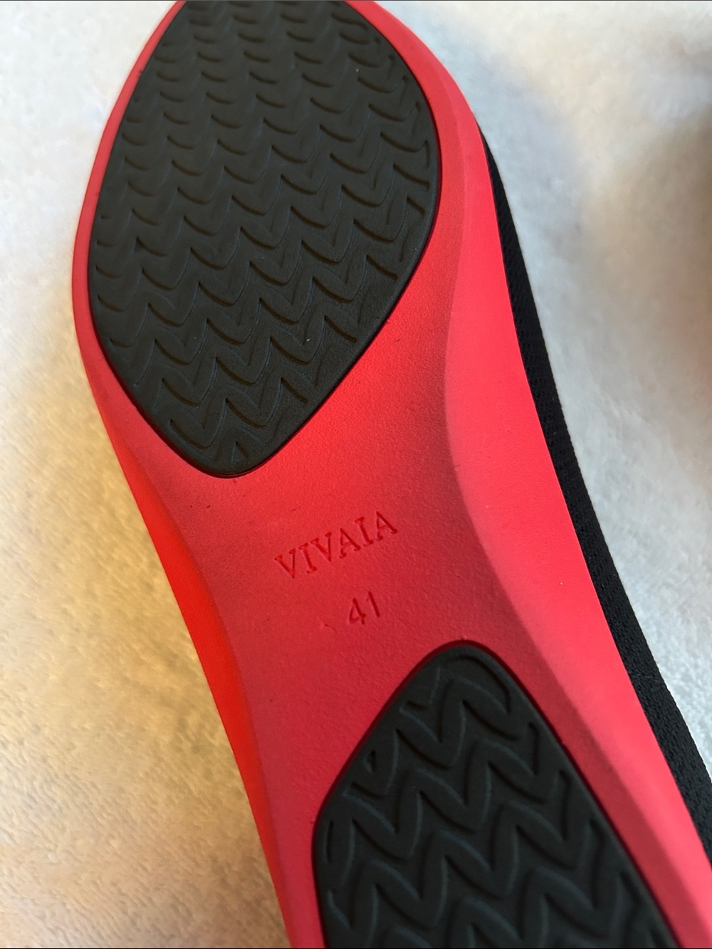VIVAIA Black Knit Ballet Flats with Red Cushioned Insole - Picture 3 of 6